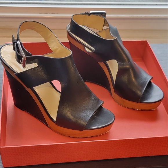 Michael Kors wedge sandals black leather and wood detail. - Picture 4 of 6